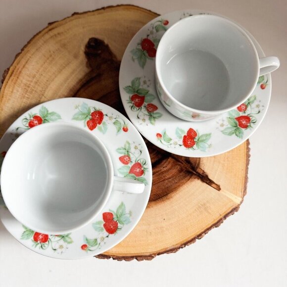 Vintage Christopher Stuart Berry Orchard Print Cup and Saucer X2 - Picture 9 of 12